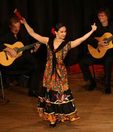 Essener Gitarrenduo und Flamenco T&auml;nzerin
